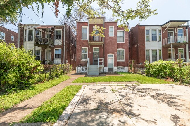 Building Photo - 5875 Washington Blvd