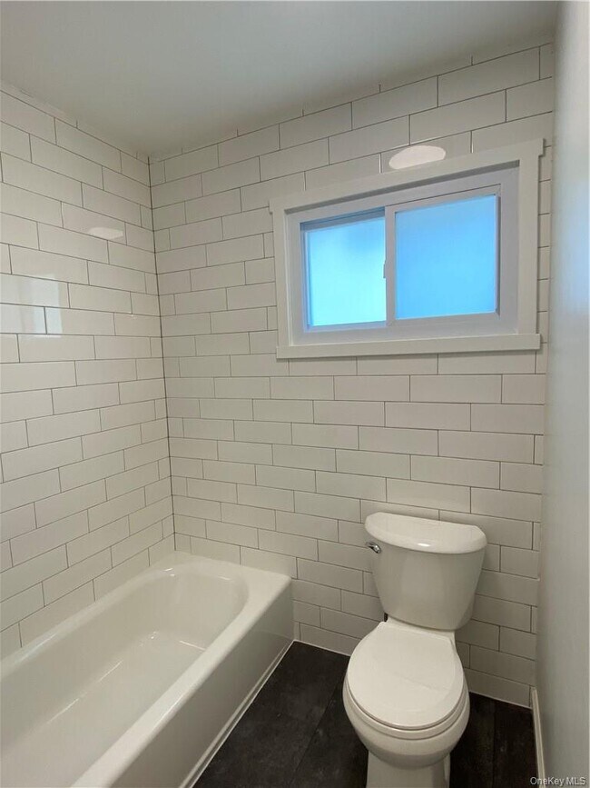 Building Photo - 18 Mountain Rd