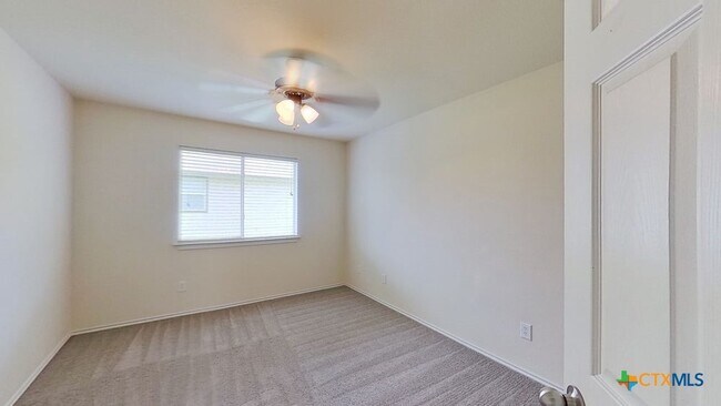 Building Photo - 411 Quail Hollow Dr