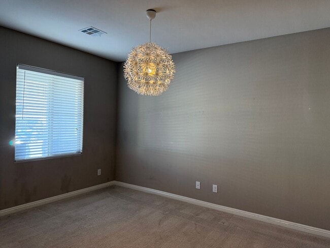 Building Photo - 4bedroom 3 bath 3 car garage