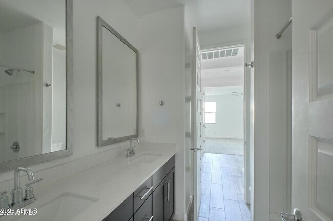 Building Photo - 12542 W Cassia Trail