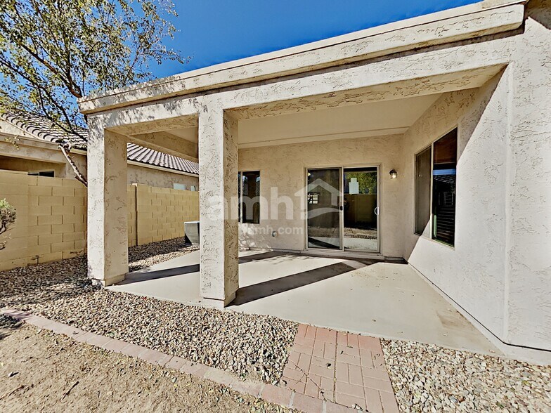 Building Photo - 19427 W Woodlands Ave