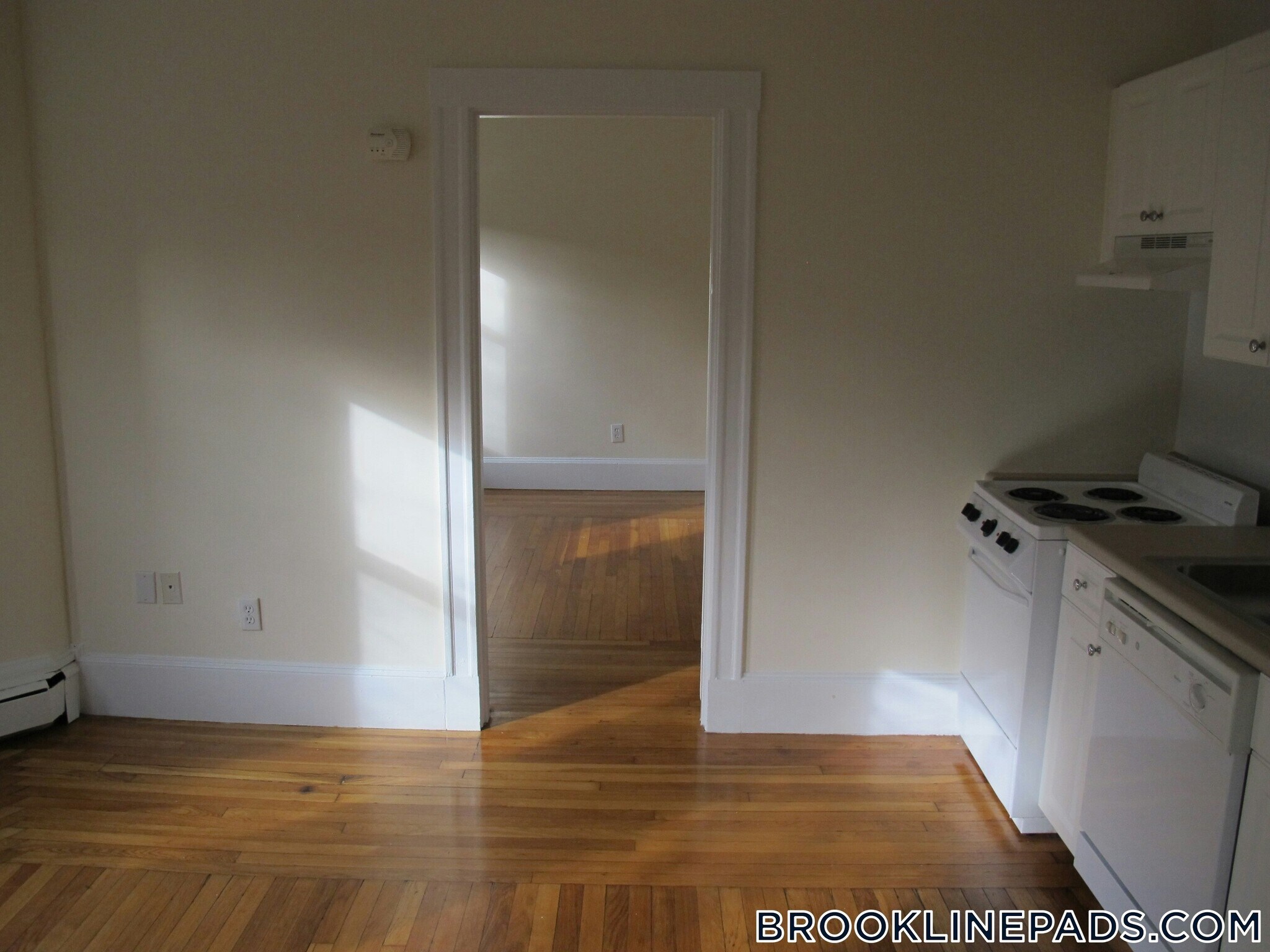 Building Photo - 19 Fairbanks St