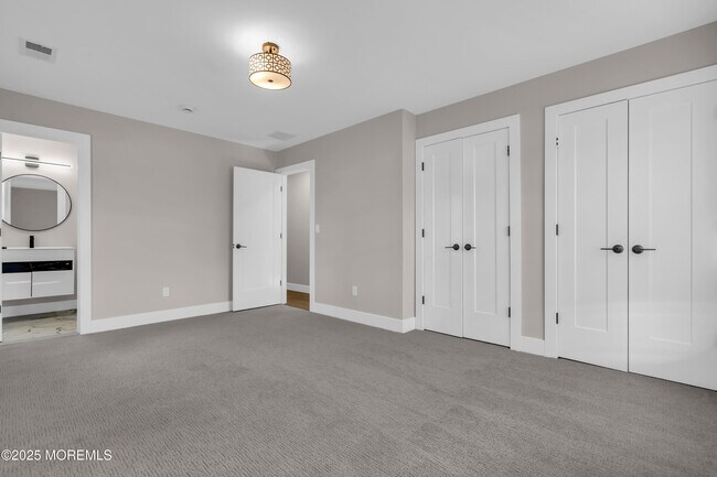 Building Photo - 170 Station Rd