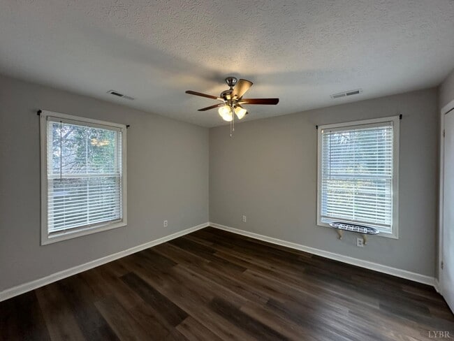 Building Photo - 601 Jackson St