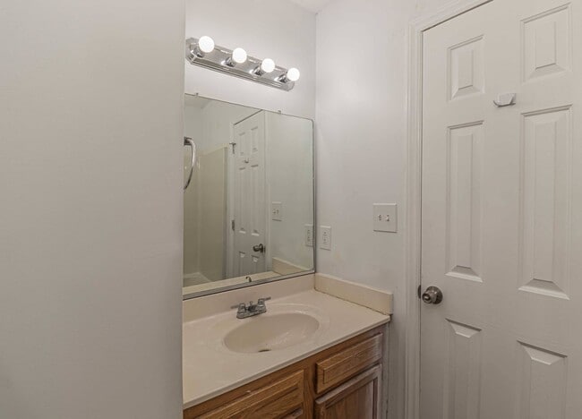 Building Photo - *Cute 3 BR 2 BA Home in Goldsboro* Minutes from SJAFB