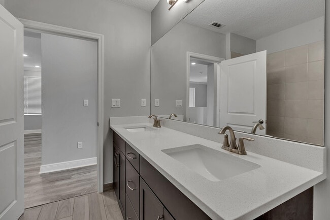 Building Photo - 4340 Veleiros Ave