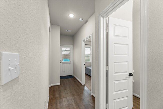 Building Photo - 14911 Spg Frst Ln
