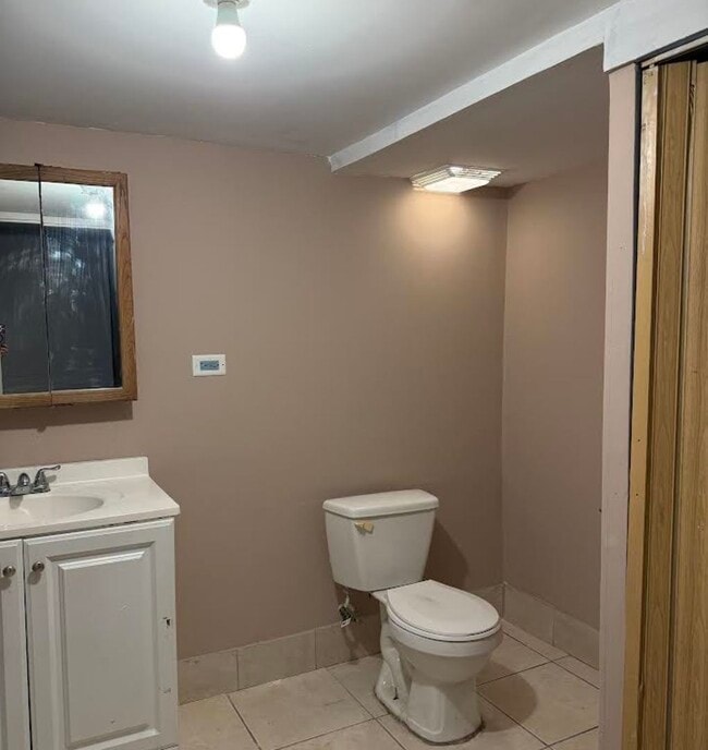 Building Photo - 5438 S Washtenaw Ave.