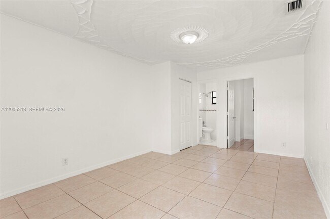 Building Photo - 4120 SW 19th St