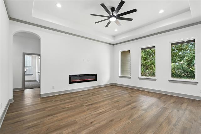 Building Photo - 716 Oak Creek Dr