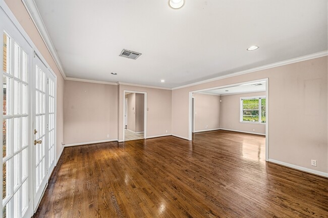 Building Photo - 4501 Willowbend Blvd