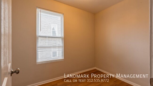 Building Photo - 1529 W Cortez St