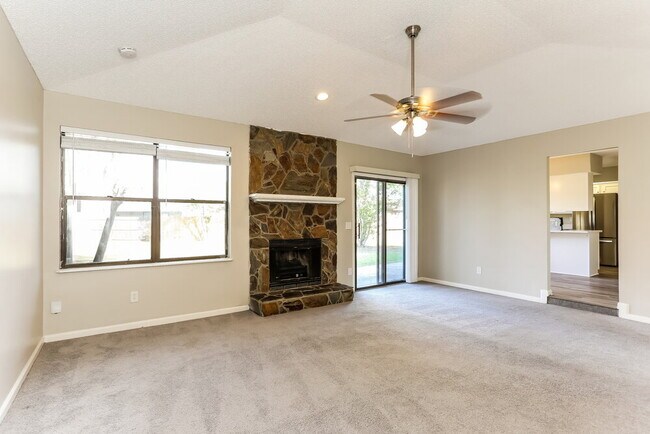 Building Photo - 8539 Echoridge Ct