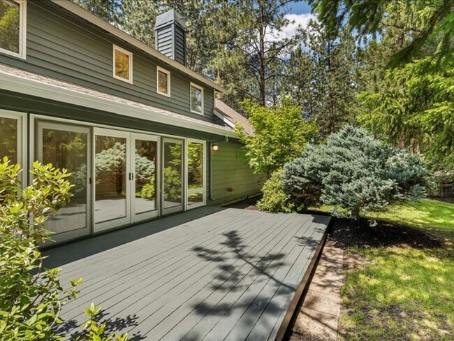Building Photo - Stunning Custom Home 4 Bedroom in the Gate...