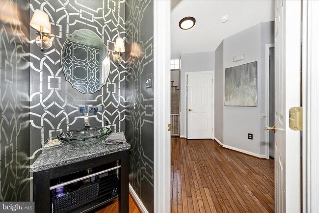 Building Photo - 1504 Larel Ct