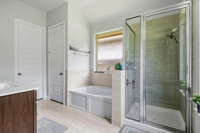 Building Photo - 9743 Birchwood Holw Trl