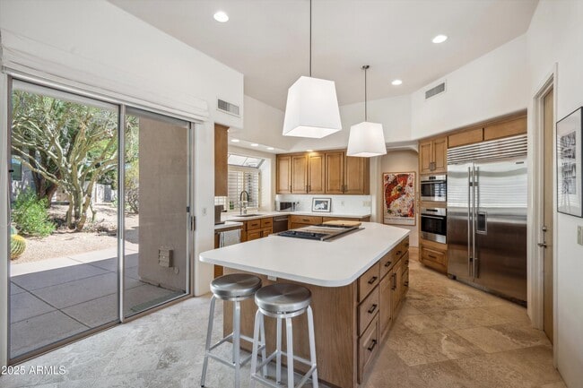 Building Photo - 7466 E High Point Dr