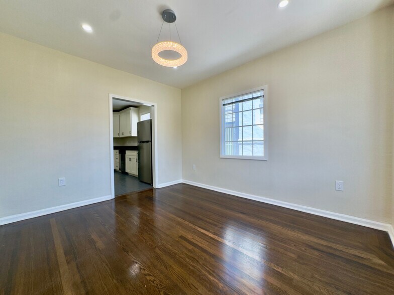 Building Photo - 1833 108th Ave