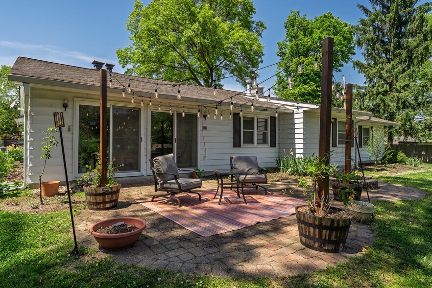 Building Photo - 6744 Merwin Pl
