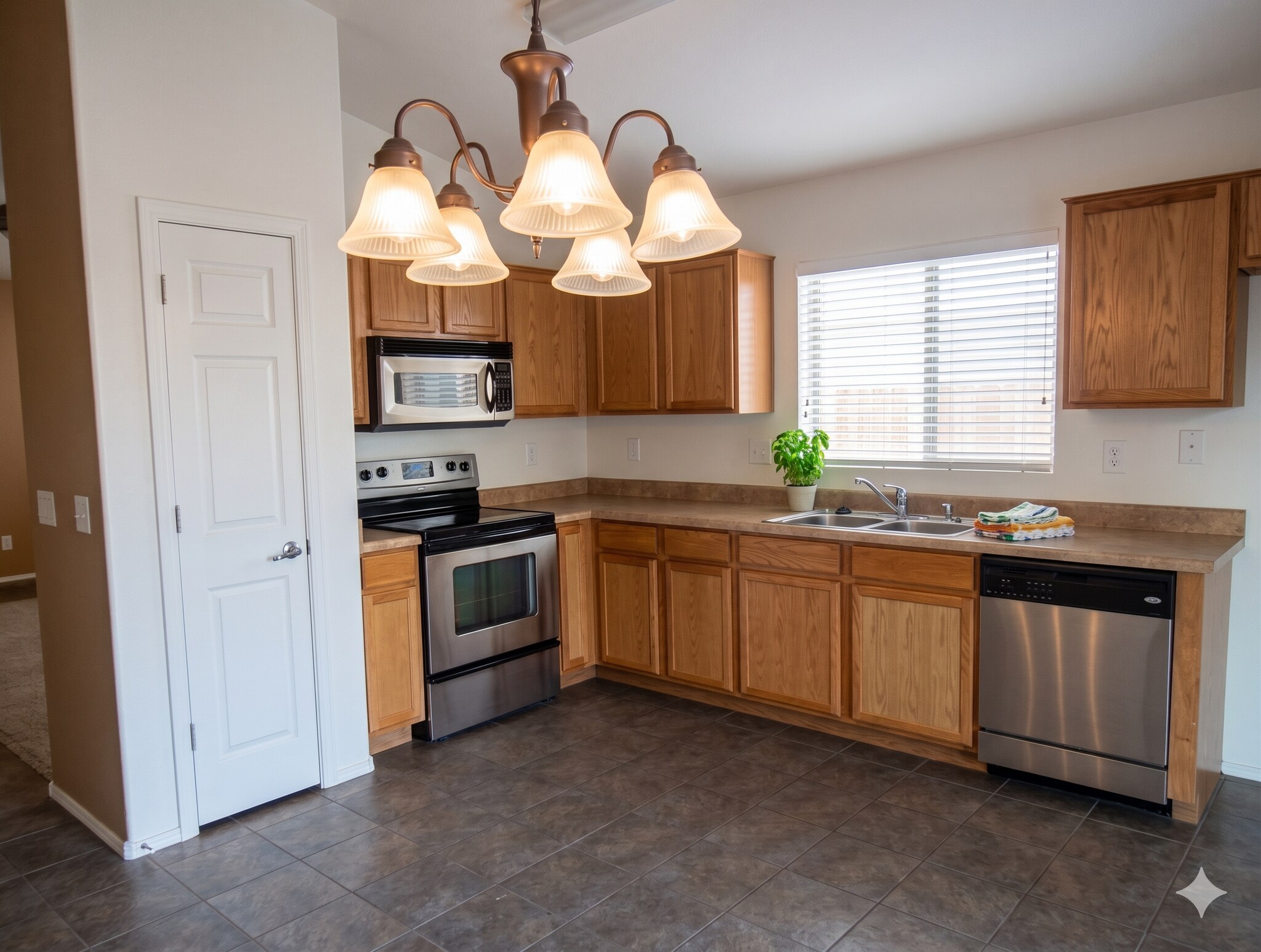 Building Photo - 6579 E Refuge Rd