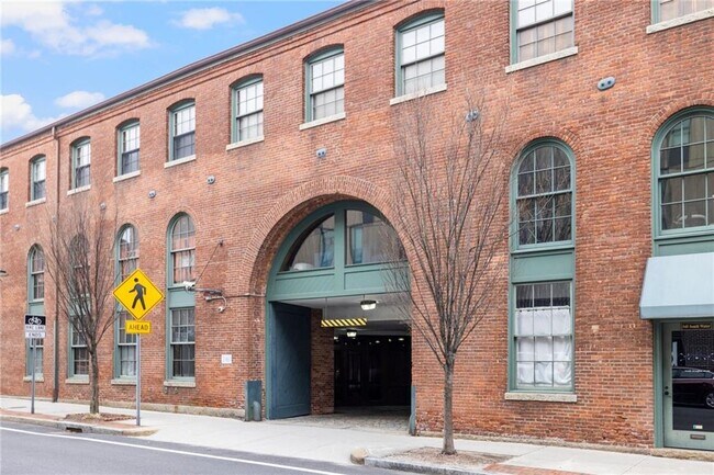 Building Photo - 555 S Water St