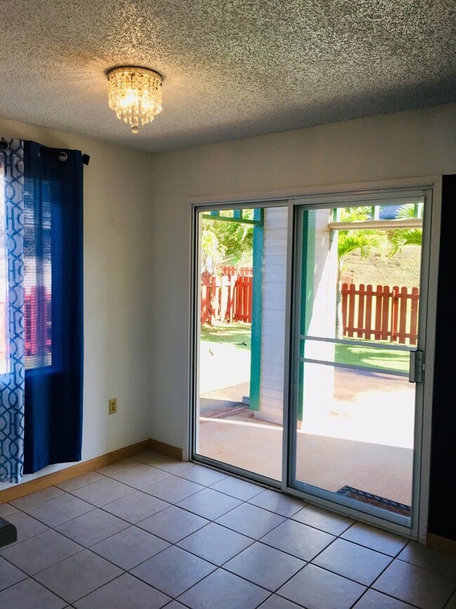 Building Photo - 3 bedroom Corner Unit at Kuulako Available June 23rd