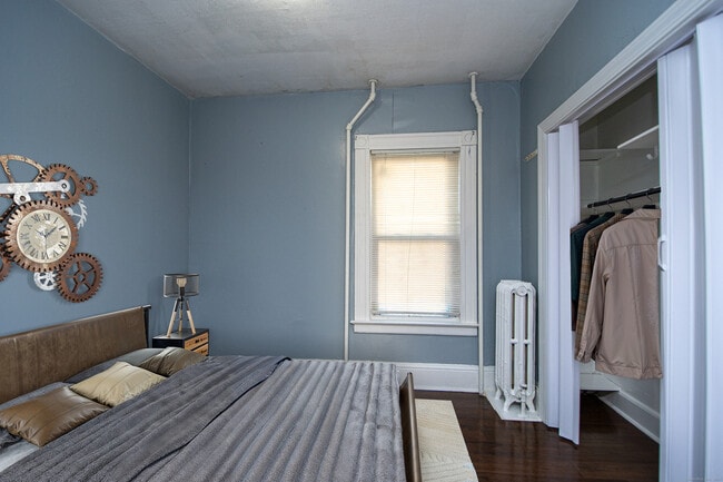 Building Photo - 335 Zion St