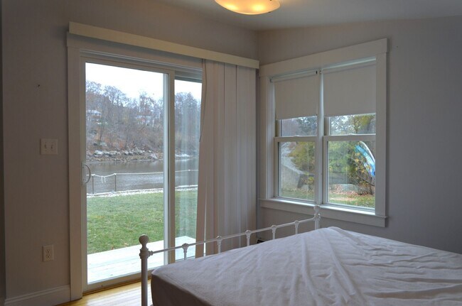Building Photo - Annisquam Rental on the Water: Chester Square