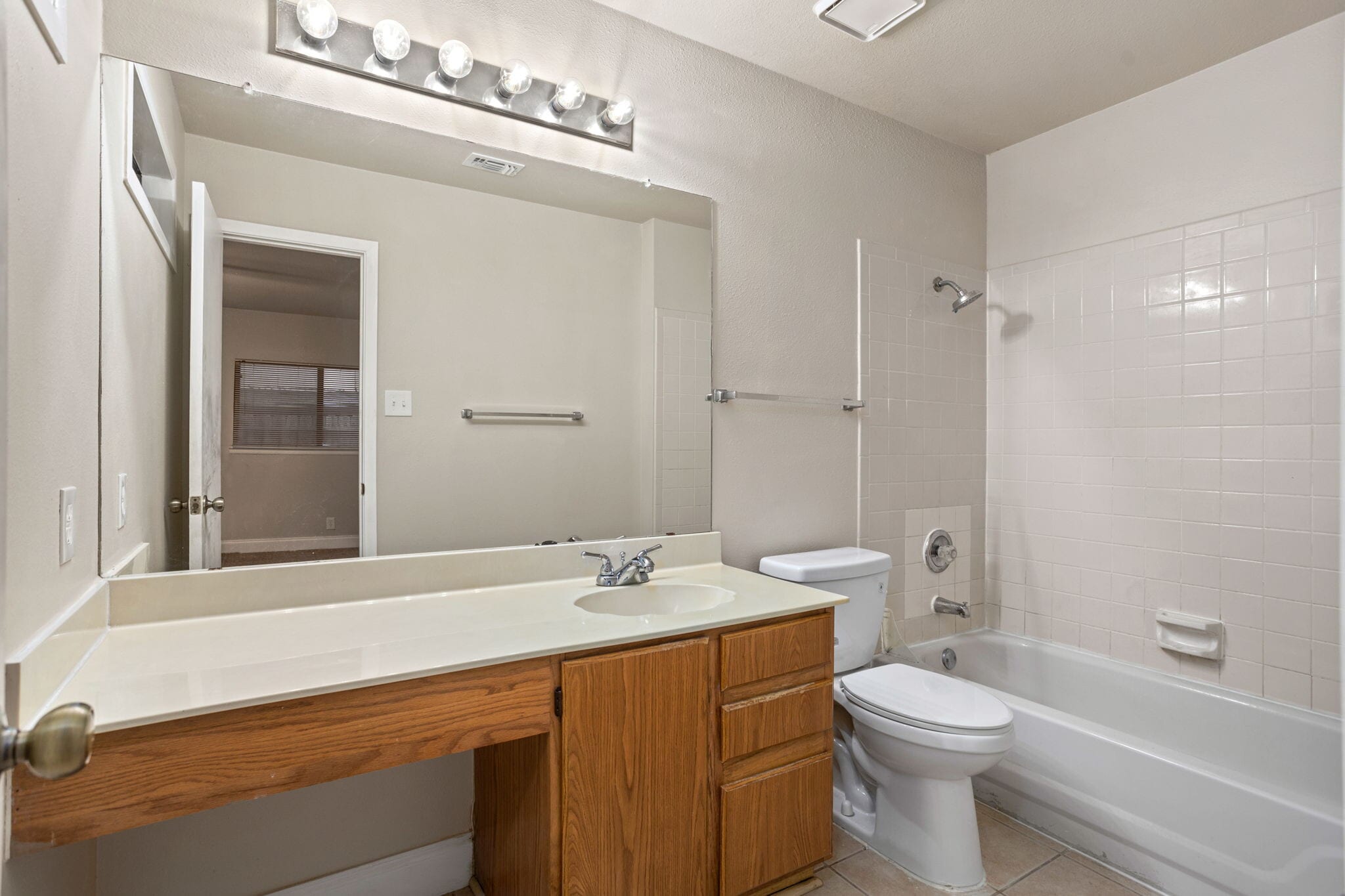 Building Photo - 8402 Laurel Bnd