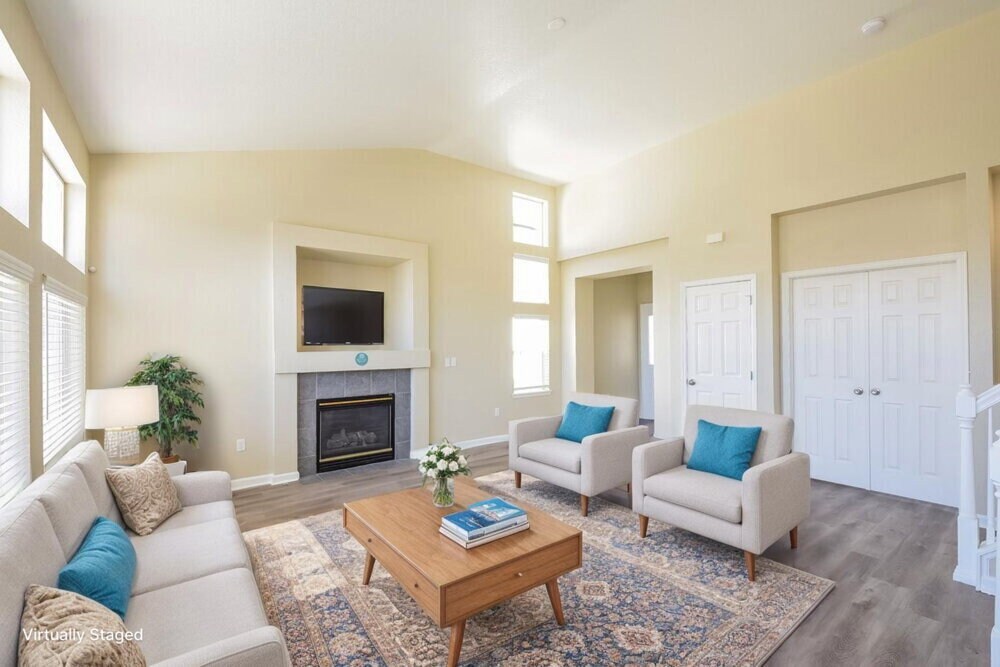 Building Photo - 11821 Elm Dr