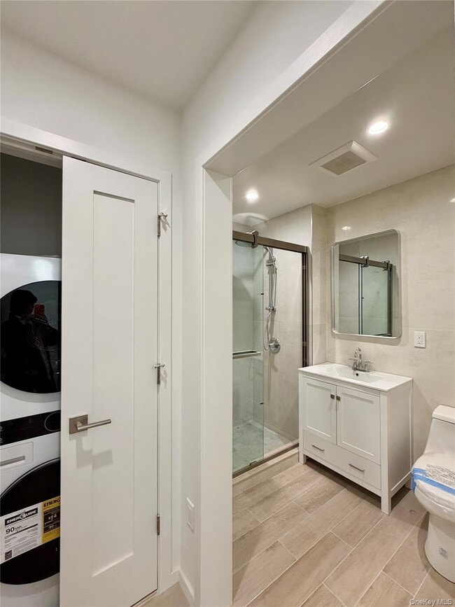 Building Photo - 40-09 29th St