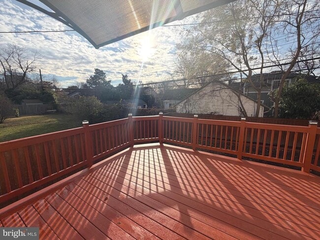 Building Photo - 728 18th St S