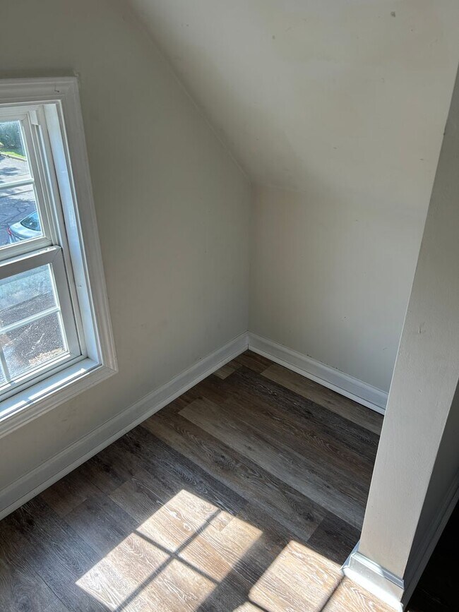 Building Photo - 239-2 Lexington Ave – Available August 2026