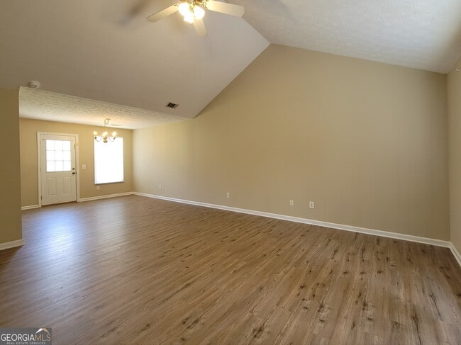 Building Photo - 256 Courtyard Cir