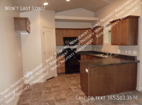 Building Photo - 3 Bedroom/2 Bathroom Upper Level Condo in ...