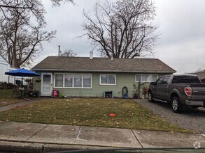 Building Photo - Great Clarkston 3 bedroom house