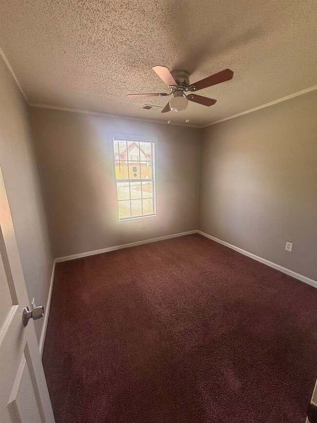 Building Photo - 4701 Lindawood Ln