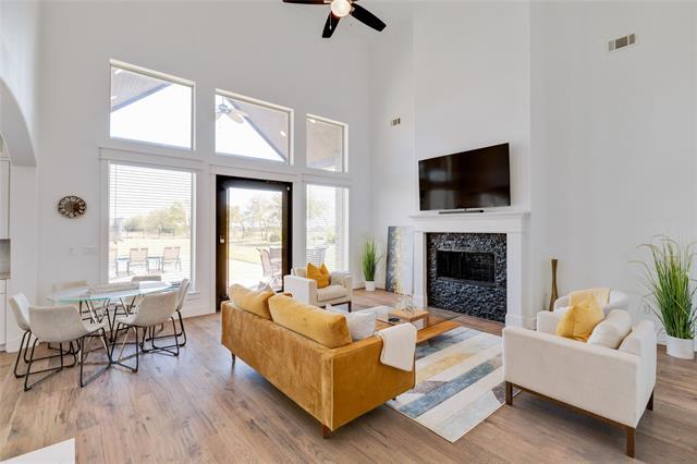 Building Photo - 1399 E Highland Rd