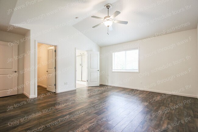 Building Photo - 13640 SE Madena Way