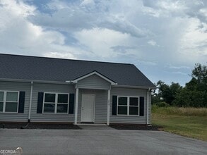 Building Photo - 2453 Memorial Rd