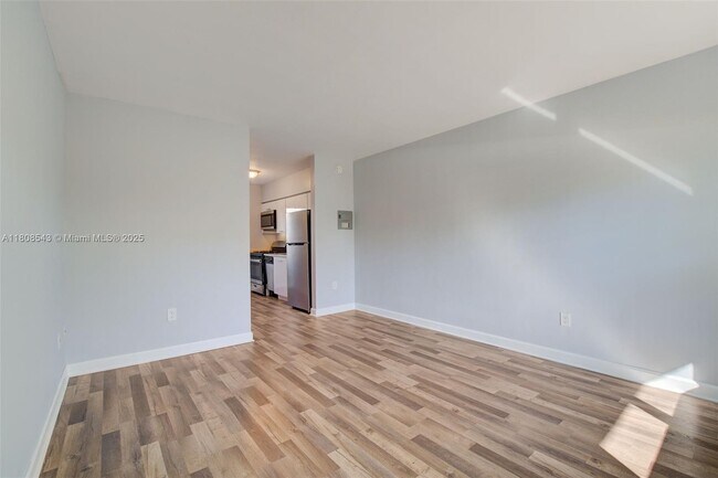 Building Photo - 8000 NE Bayshore Ct