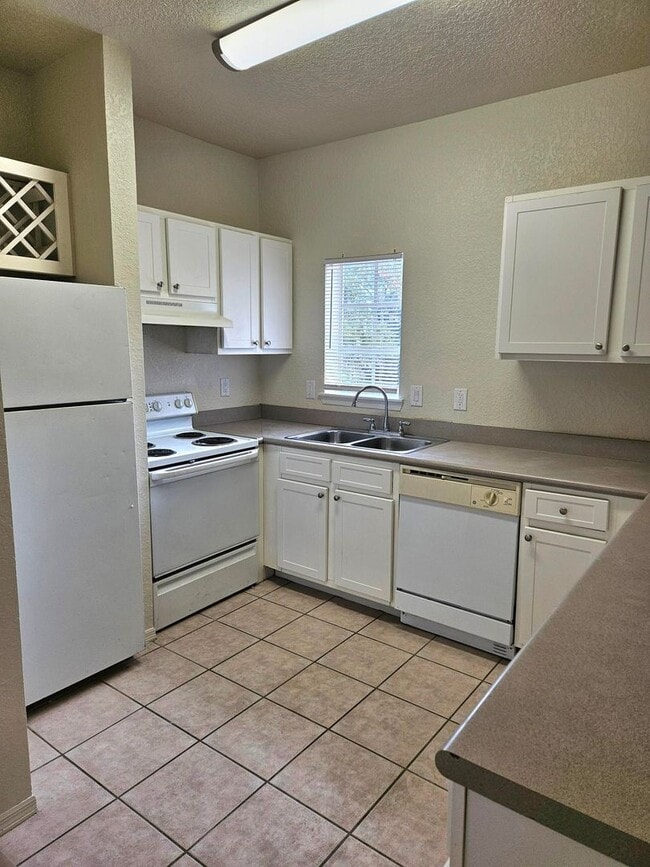 Building Photo - Lake Mary Townhome