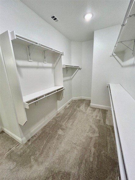 Building Photo - 541 Firethorn Dr