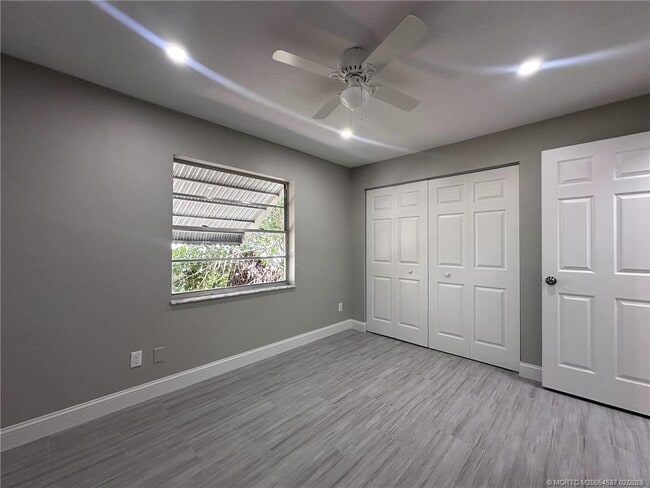 Building Photo - 315 SE Norfolk Blvd