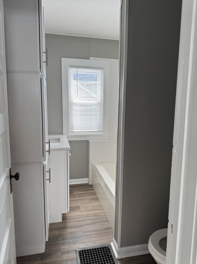 Building Photo - 504 S Jefferson St