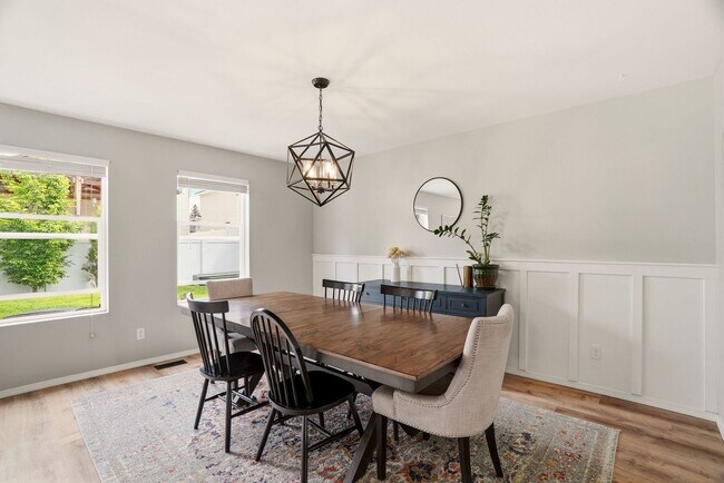 Building Photo - Spacious 3BR/3BA Sonata Springs Home | Minutes to Gonzaga & Downtown Spokane