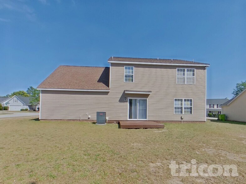 Building Photo - 500 Gingerbread Ct S