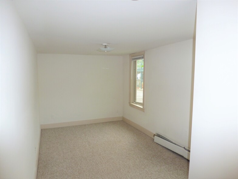 Building Photo - 97 N Winooski Ave