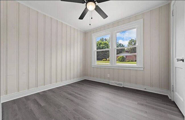 Building Photo - Charming 3 bedroom, 1 bathroom brick home ...